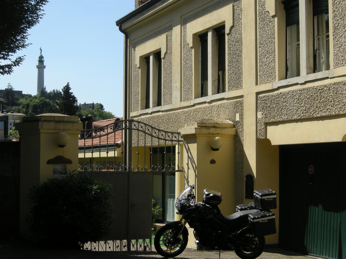 Le Residenze Dei Serravallo Trieste Exterior photo